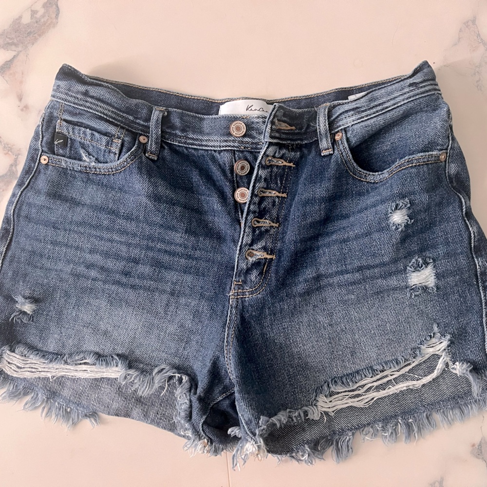Kancan shorts size large.  Excellent condition.  Smoke free pet free home.